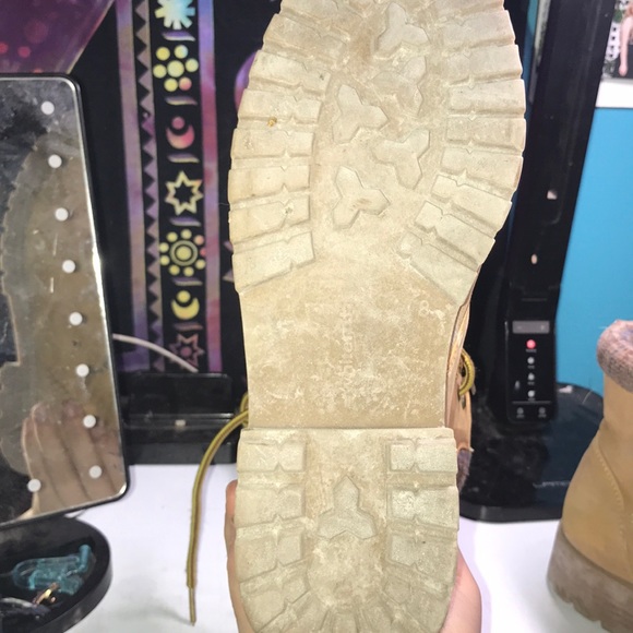 boots - Picture 3 of 3